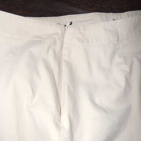 Gap Women's - Form Fitting Side Fastening/Zipper Dress Casual Capri Pant - Picture 4 of 7